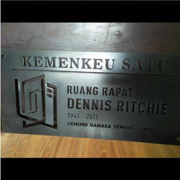 Papan Nama Kantor/Rumah Berbahan Plat Besi Laser Cutting 30x40