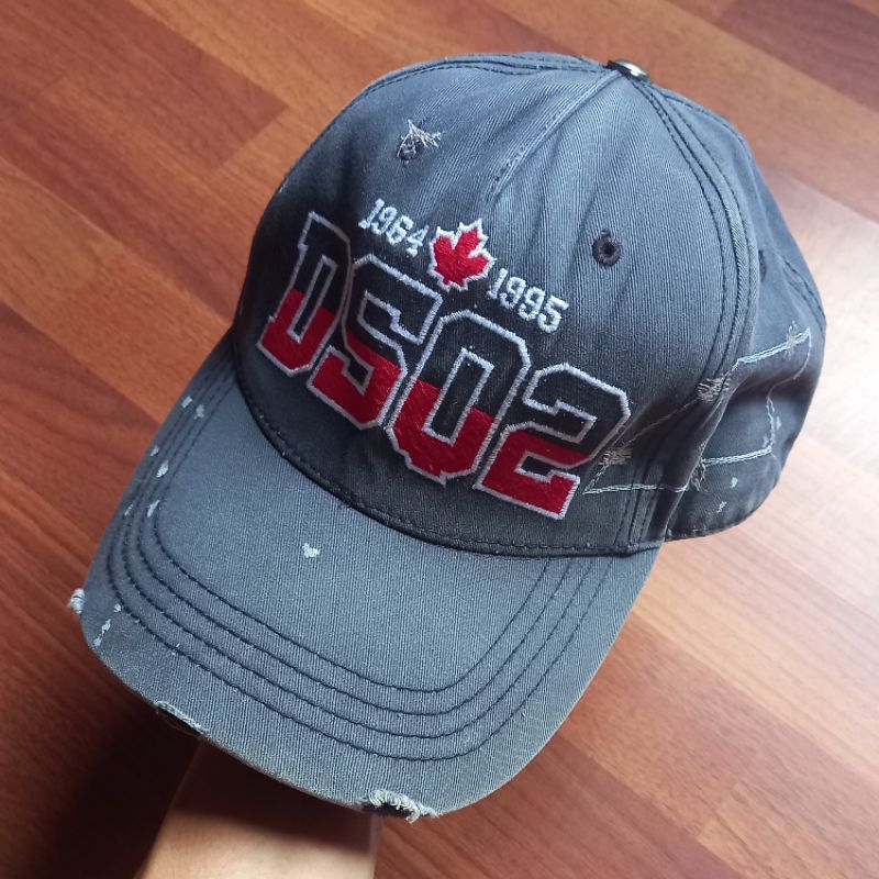 topi dsquared second luxury item