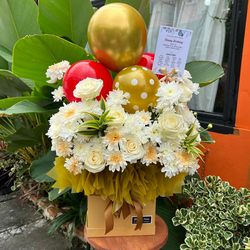 Dqueen Florist - Bunga Box Mawar Balon Gift Ucapan