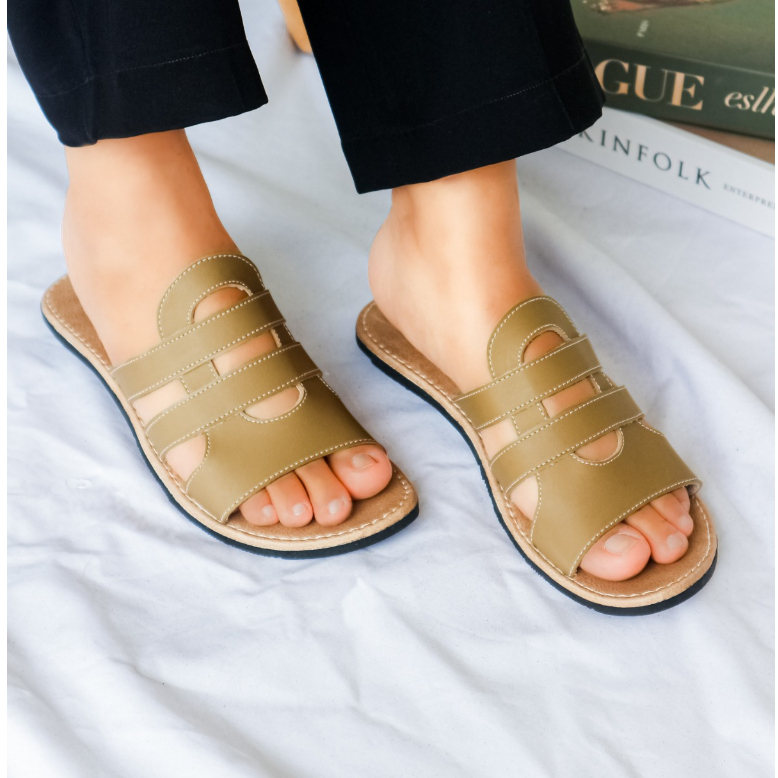 Sandal Kulit Sintetis Wanita Alas Karet Anti Licin Sendal Kulit Wanita Kekinian Nonslip Velonesia - Jenna