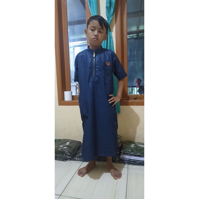 jubah embos  anak laki usia  2-14 tahun tangan pendek