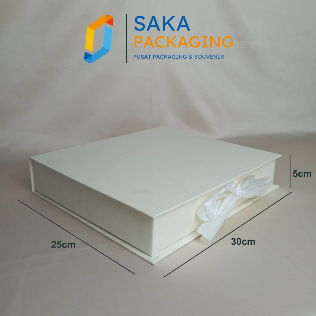 

Hardbox 30x25x5/ Gift Box/ Kotak Kado/ Hampers/ Kotak Hadiah/ Box bridesmaid/ Box Groomsman/ Box Hijab/ Box Sajadah