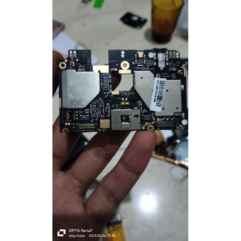 MESIN REDMI 5 PLUS RAM 4/64GB MINUS BACA DESKRIPSI....