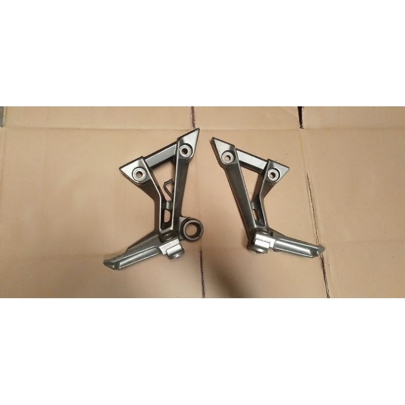 Foot Step belakang Ninja 250 fi Original Footstep Foot step pijakan kaki belakang ninja 250 fi Z250