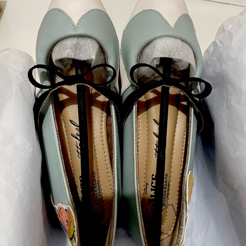 Ittaherl Disney Alice in Wonderland size 39 NEW