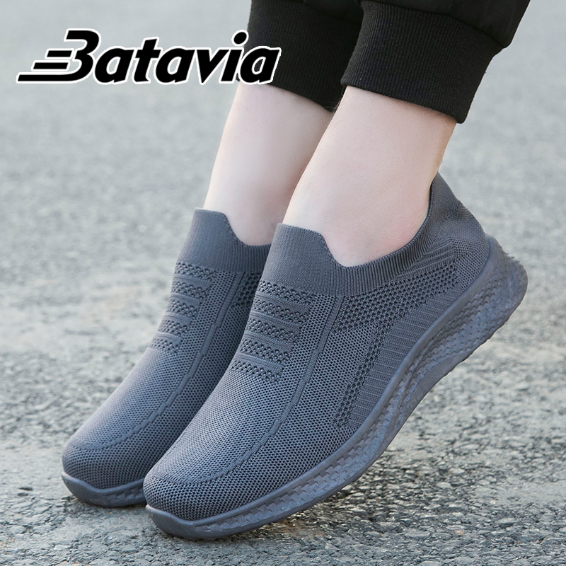 Batavia sepatu sneskers pria baru sepatu lari fashion sepatu pria olahraga nyaman pria rajut terbang yang hitam sepatu sekolah premium bernapas sepatu Pria B35