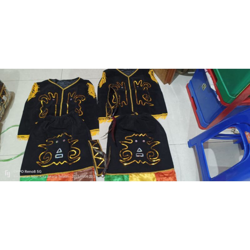 BAJU ADAT DAYAK BAHAN BLUDRU UKURAN TK CEWEK