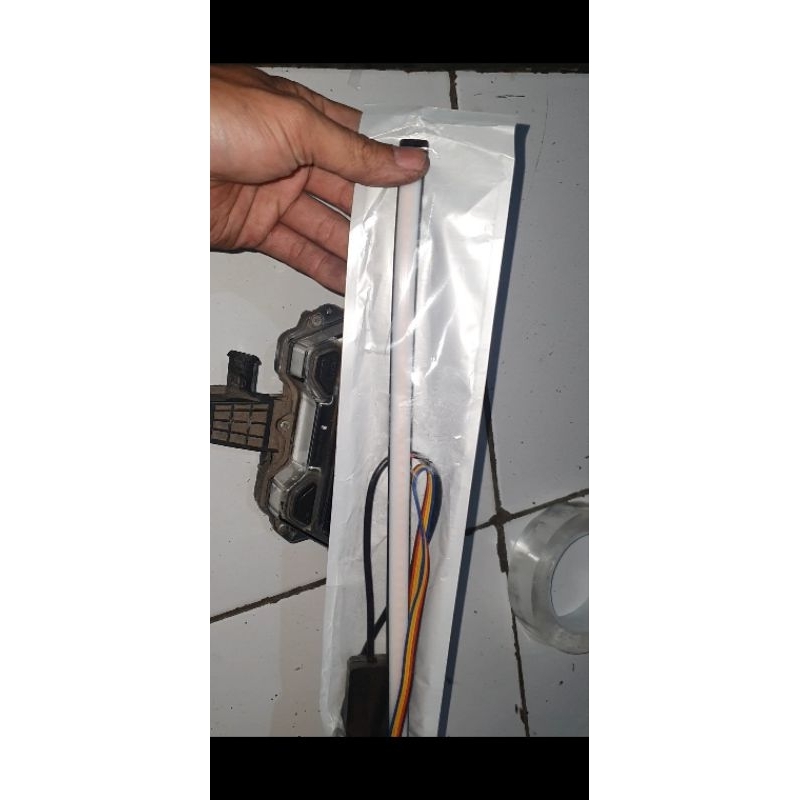 Lampu led running sein multi fungsi 30cm warna merah sein kuning