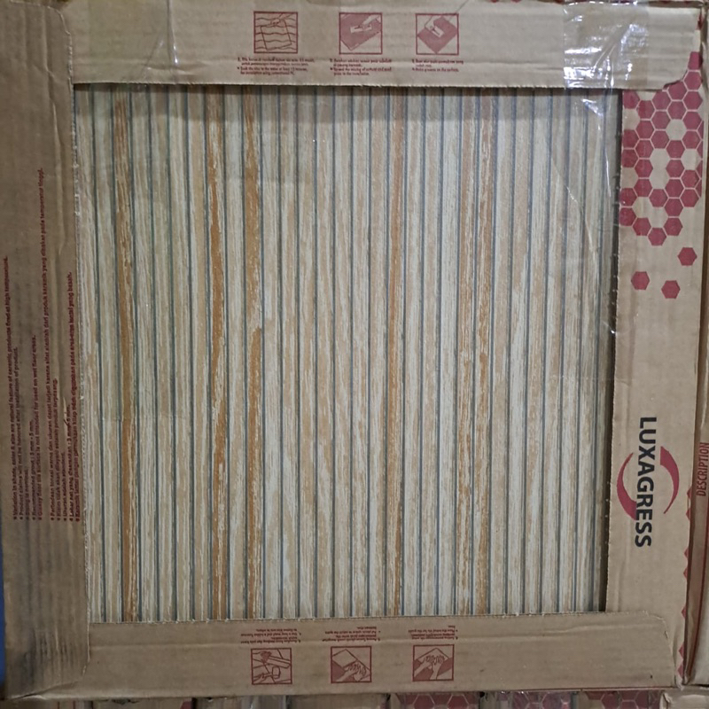 keramik lantai / keramik teras / keramik 40x40 motif kayu luxagress