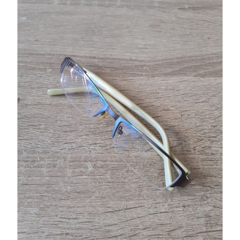 kacamata wanita Giordano