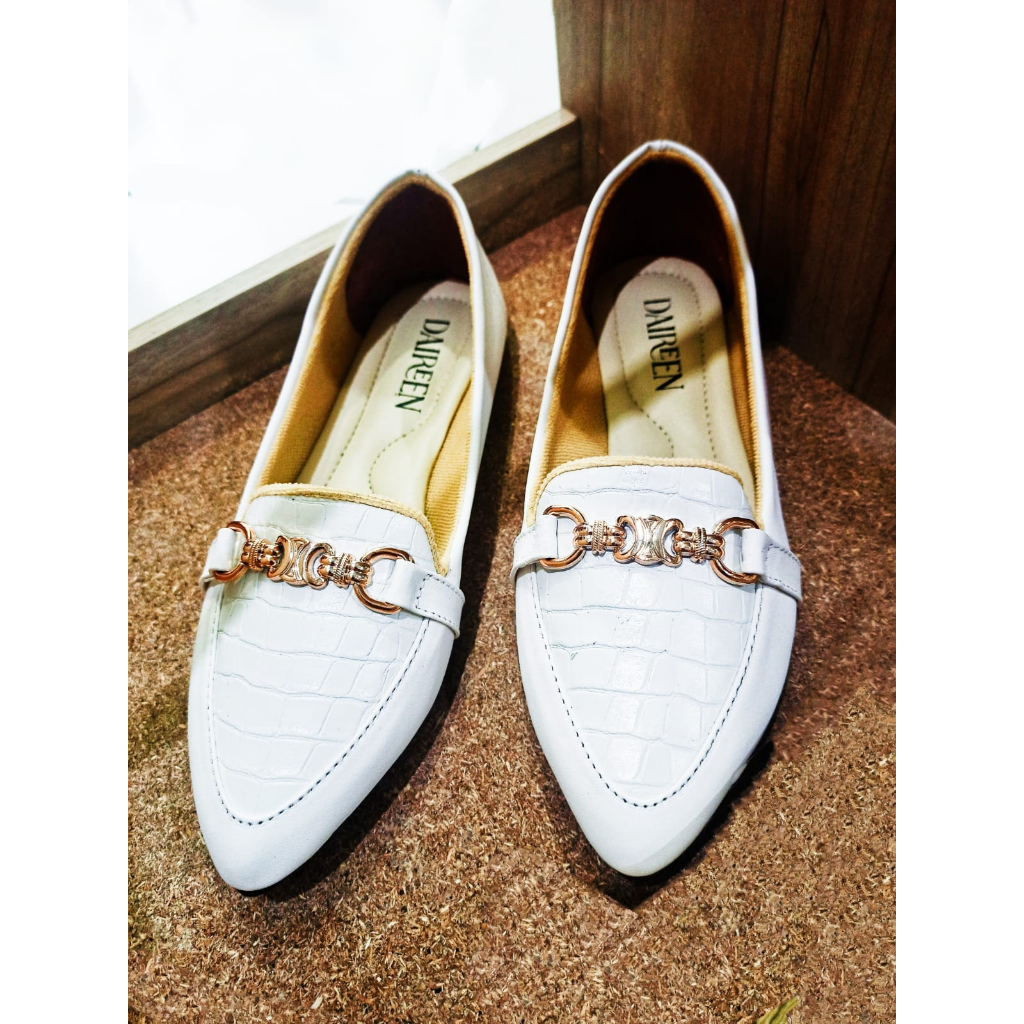 Daireen - sepatu wanita slip on flatshoes Kunaichi model terbaru 2023 warna putih ukuran 37-43