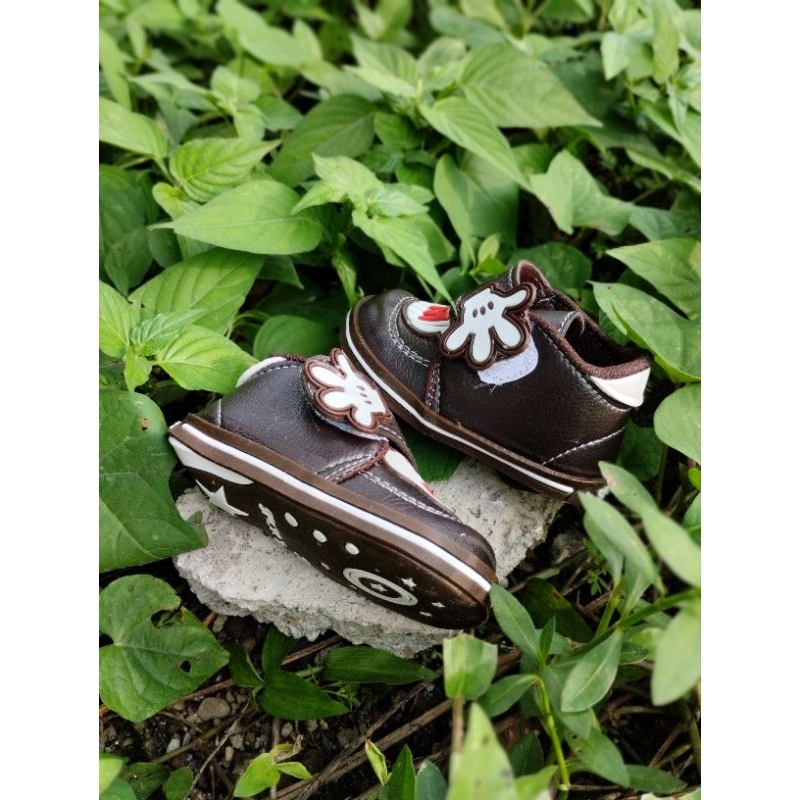 khainuna sepatu sneaker cowo bunyi model tangan size 22-25