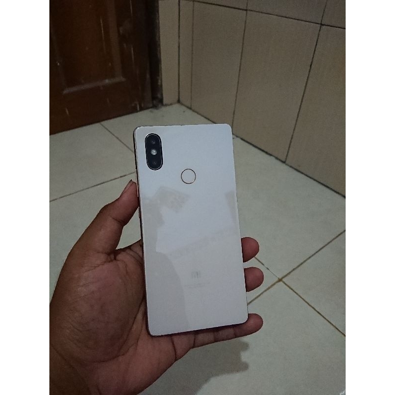 Xiaomi MI 8 SE MI 8SE 6/64 mesin normal. minus tanpa lcd