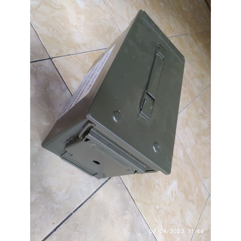 tool box besi pindad / kotak alat pindad / box alat pindad / bekas box peluru pindad