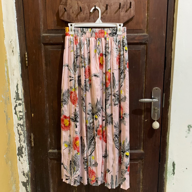 {Preloved} Rok Bunga