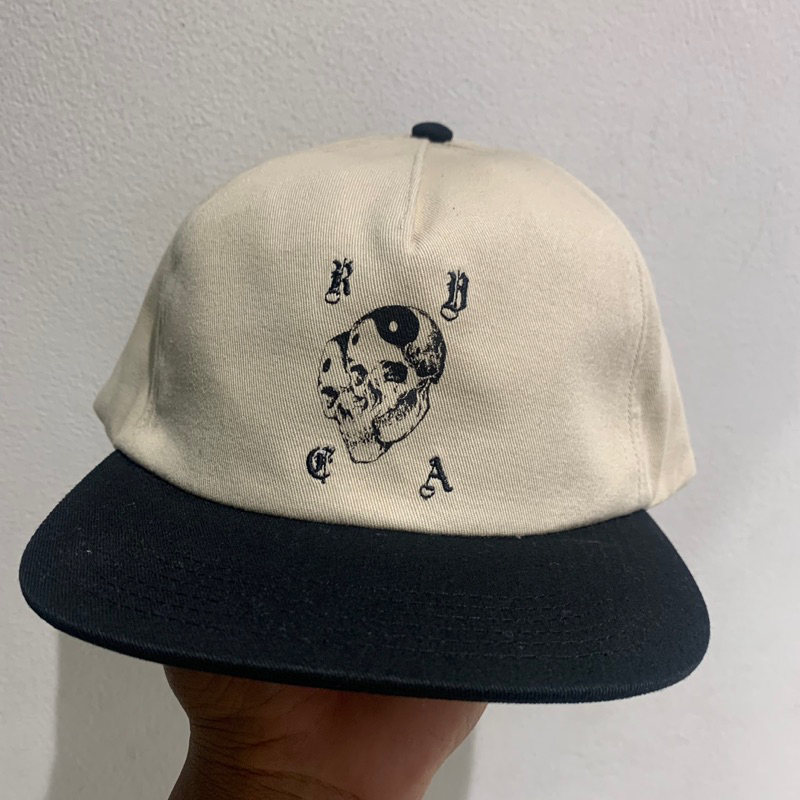 Topi Pria Rvca Original Cosmic Bleached New