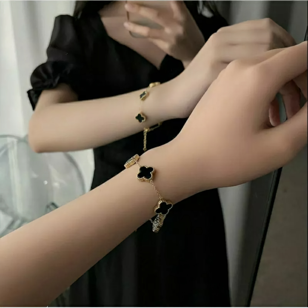 Gelang Titanium Clover Black and Color Korean Style Cantik Aksesoris Fashion