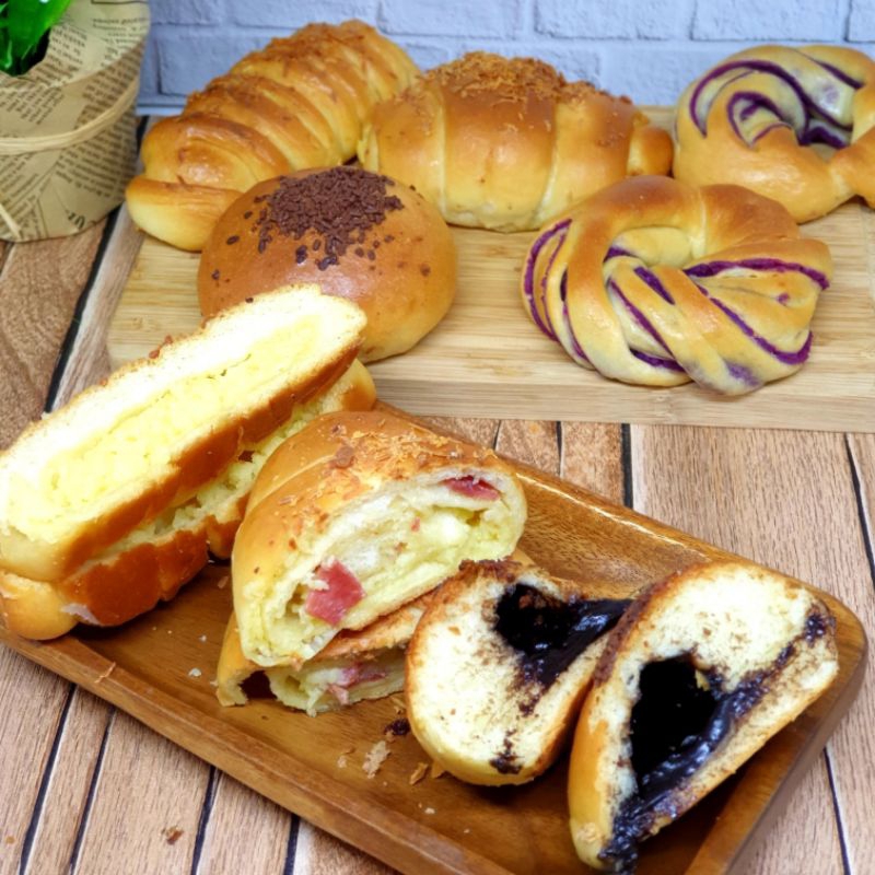 

Paket Roti Isi 10pcs Rasa Coklat/Keju/UbiUngu/BeefKeju/Nanas/KacangMerah