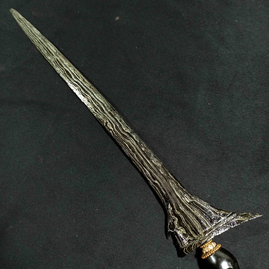 Keris Sepuh Tumenggung Pamor Banyu Mili Tangguh Tuban Asli Kuno