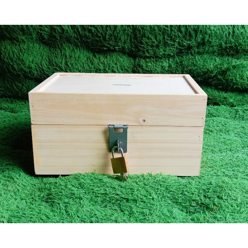 ShP3 Kotak Uang Kayu Pinus 302015,5cm Dengan Kunci