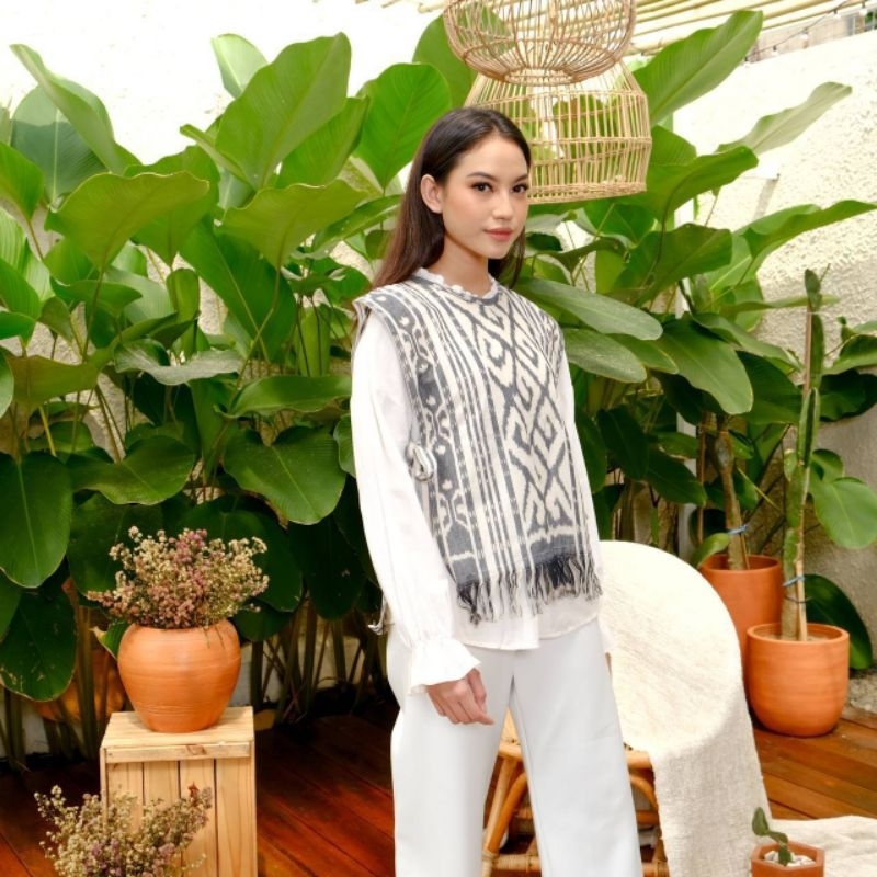 Outer Vest ( Toraja Putih )