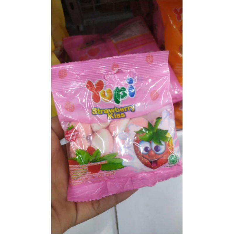 

permen yupi strawberry