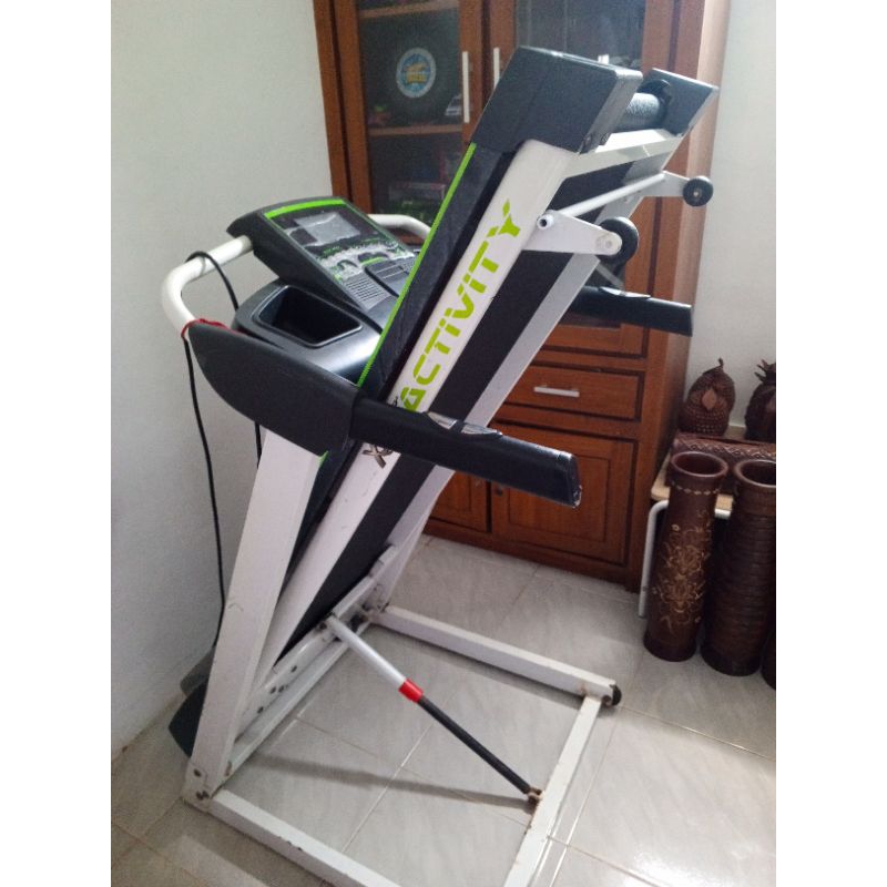 treadmill electric X2FIT 1.5 HP LIKE NEW /NORMAL