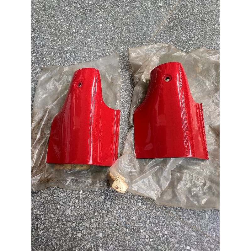 Cover Spakbor Depan Suzuki Tornado Original Merah Kupingan Spakbor