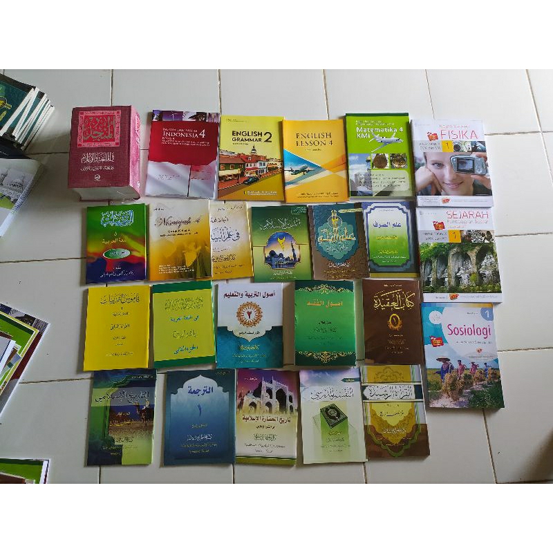 Buku Paket Kelas 4 KMI Gontor Putra - Putri (Free Tas Sandal/Sepatu Gontor)