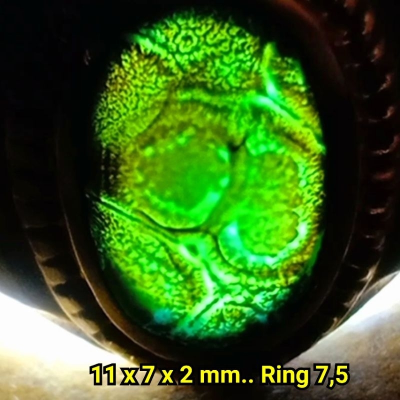 Bacan Doko Majiko Serat Kura Yang Asli Bisa TouchScreen..11x7x2 mm..Ring 7,5..