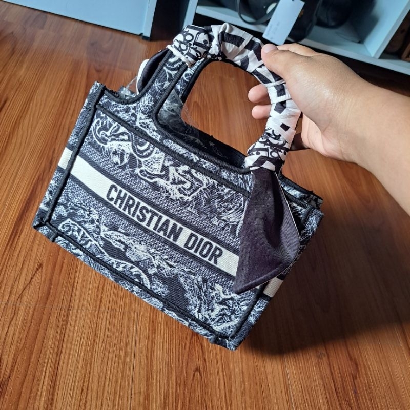 Tas Selempang Christian Dior Preloved