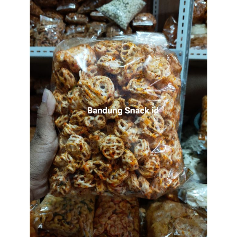 

seblak kering kerupuk mawar pedas daun jeruk kemasan 500 gr / kriuk pedas