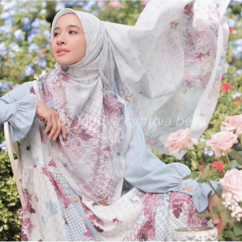 PRELOVED LBYLCB | Hijab / Scarf | Soeur Series LbyLCB x Zaskia Sungkar rosy blue