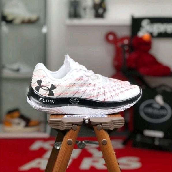 Under Armour Flow Velociti Wind 2