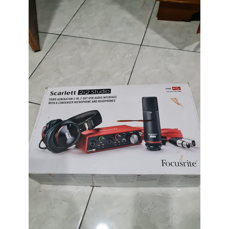 (Second) Focusrite Scarlett 2i2 Studio 3rd Generation Recording Bundle