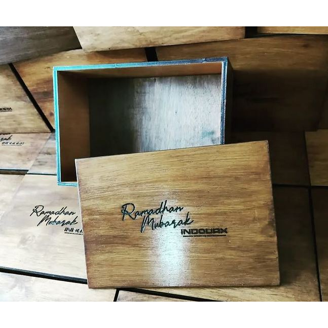 

Kotak Hampers Plywood / Box Hampers Lebaran Kayu