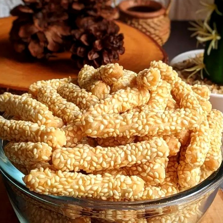 

Keciput Panjang Ketan 250gr / Keciput ketan wijen / camilan snack kiloan
