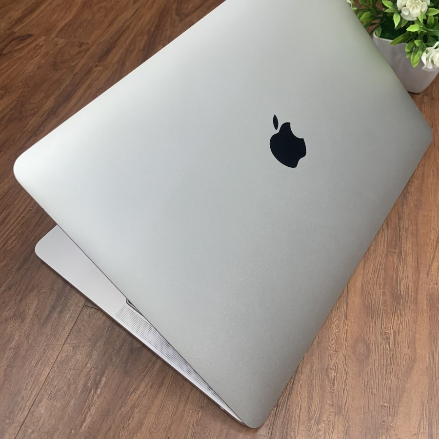 Apple Macbook Pro 13-inch Non TB Ci5 Ram 8GB SSD 256GB MULUS