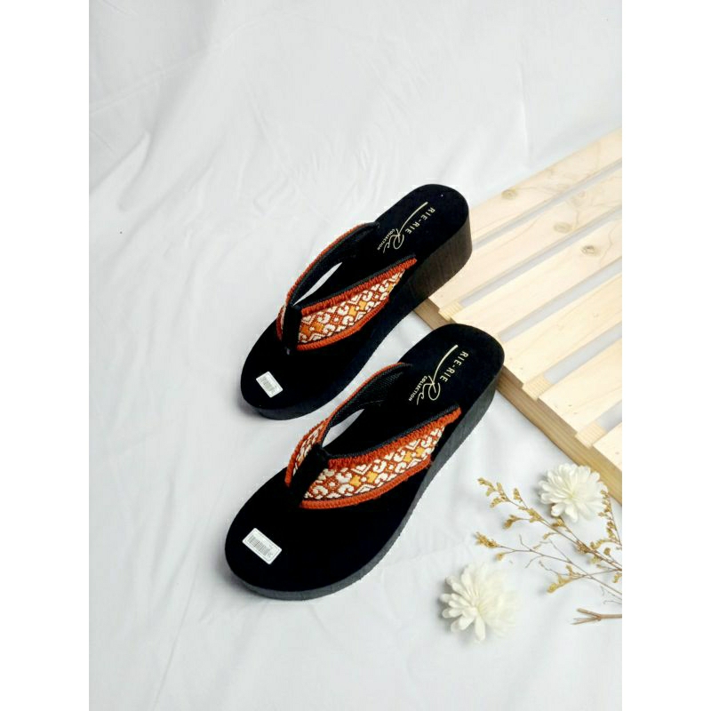 Arkn Sandal wanita wedges Rie-Rie terbaru