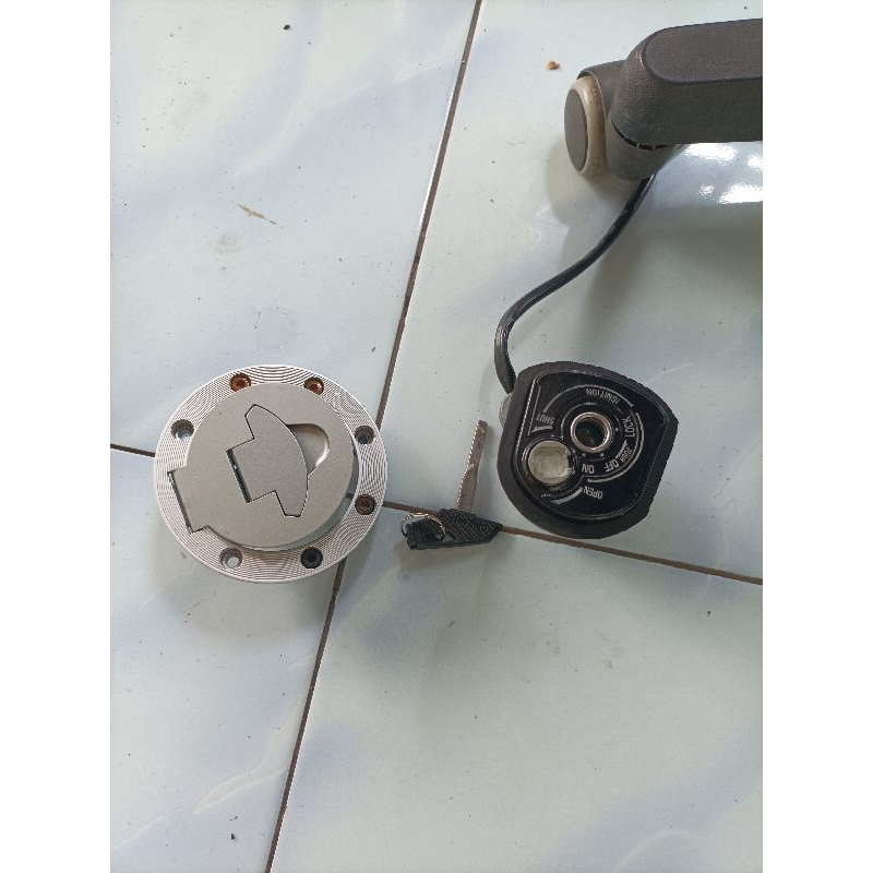kunci kontak n tangki r15 v2 original