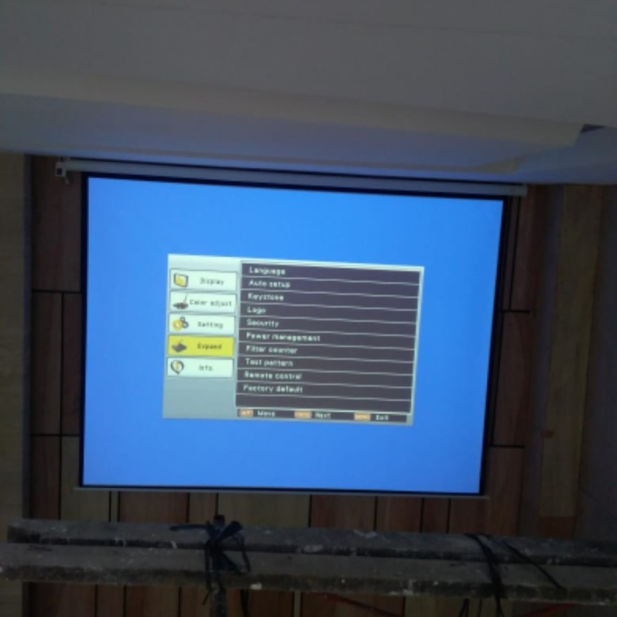 Layar proyektor motorized 120" Layar proyektor 3 meter