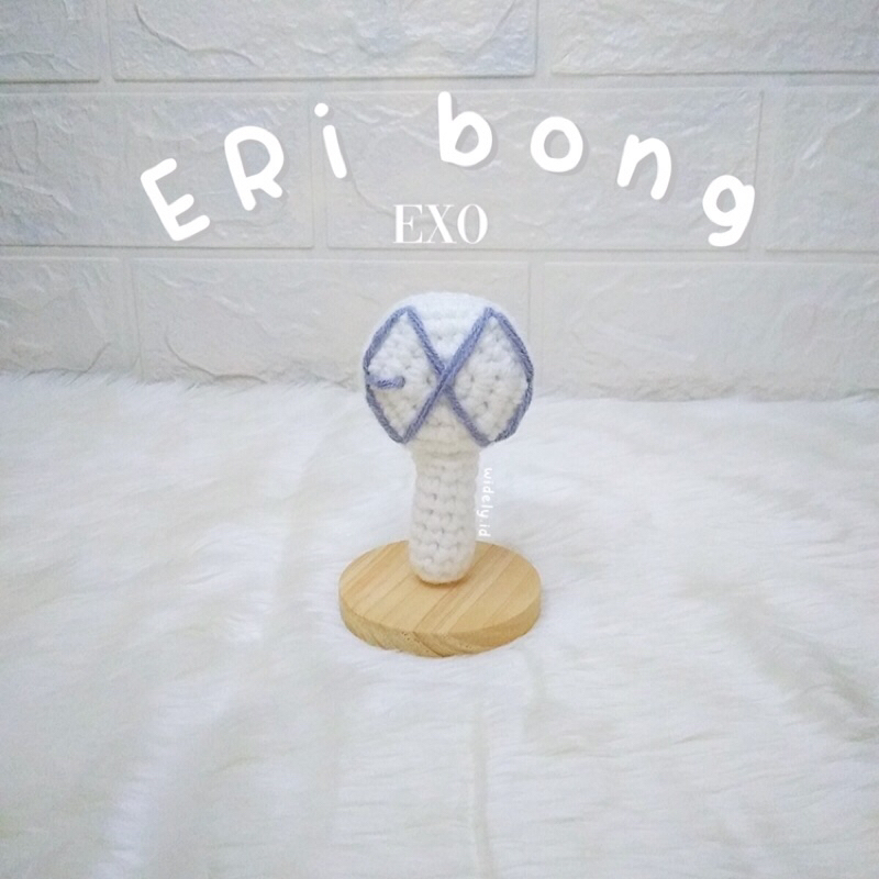 AMIGURUMI / BONEKA RAJUT MINI ERI BONG EXO LIGHTSTICK (gantungan kunci)