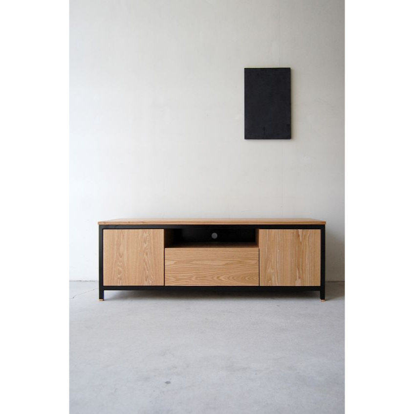 Meja Tv Besi Meja Tv Besi Hollow: Mengoptimalkan Ruang dengan Desain yang Elegan dan Kokoh