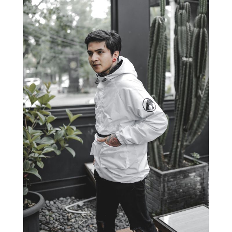 Jaket Cagoule Distro Jacket Winbreaker Parasut Unisex Pria Wanita Outdoor Waterfroof Original Terbaru Jeket Perasut Anti Air Casual