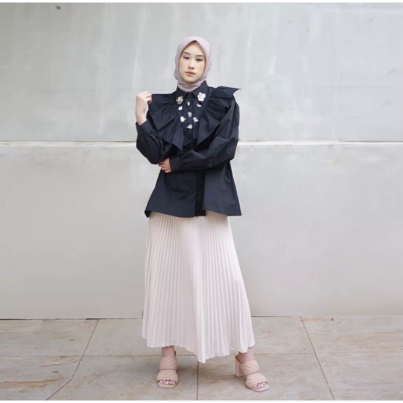 BRIA TOP JENNA AND KAIA BLACK / PRELOVED JENNA AND KAIA