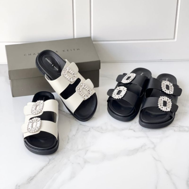Sandal ck flat hitam putih