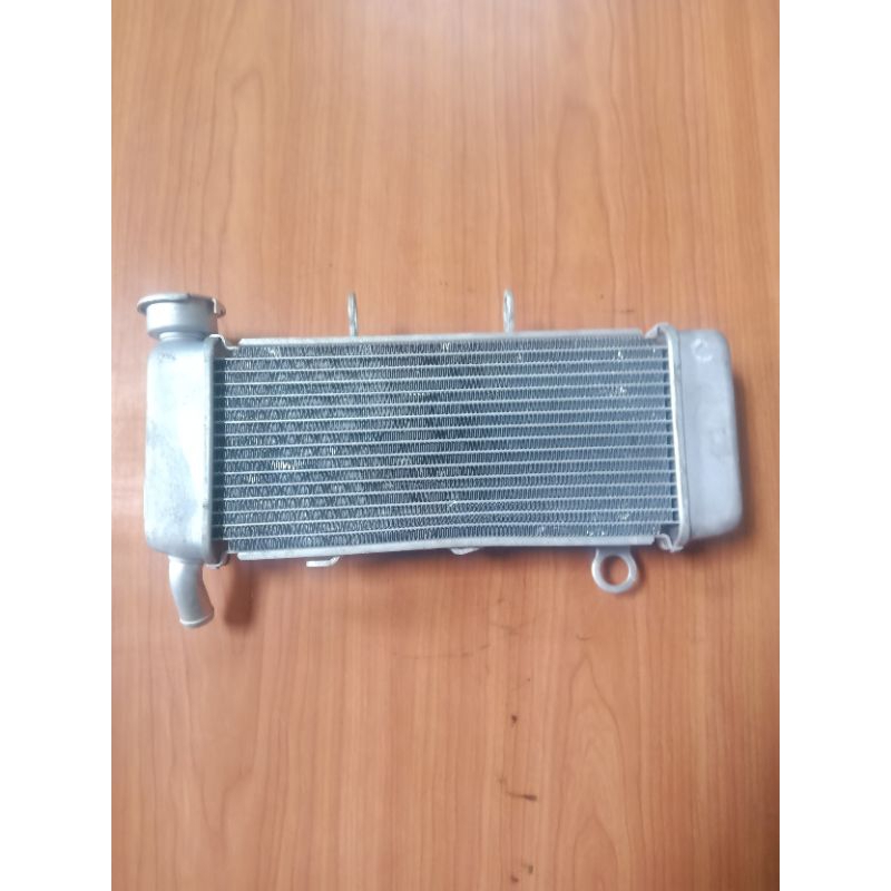 radiator cb 150R LED