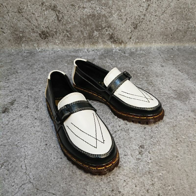 Sepatu Docmart Penny Loafers Chick Unisex / Sepatu slip on / sepatu loafer / sepatu docmart / sepatu fashion / sepatu unisex