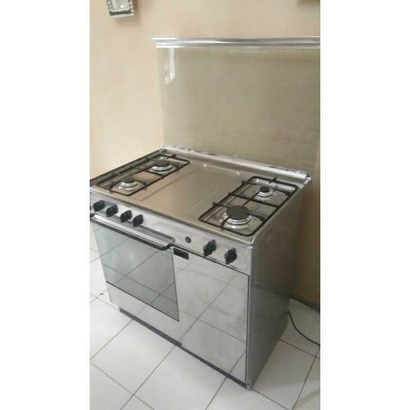 kompor+oven modena 4 tungku