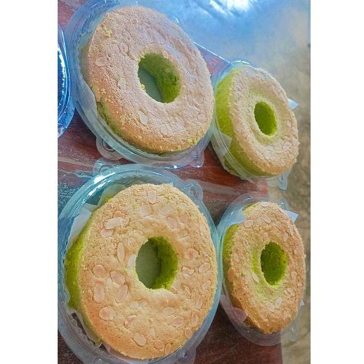 

Bolu Pandan Almond/Keju Premium ukuran 20x20 Cek Heppy